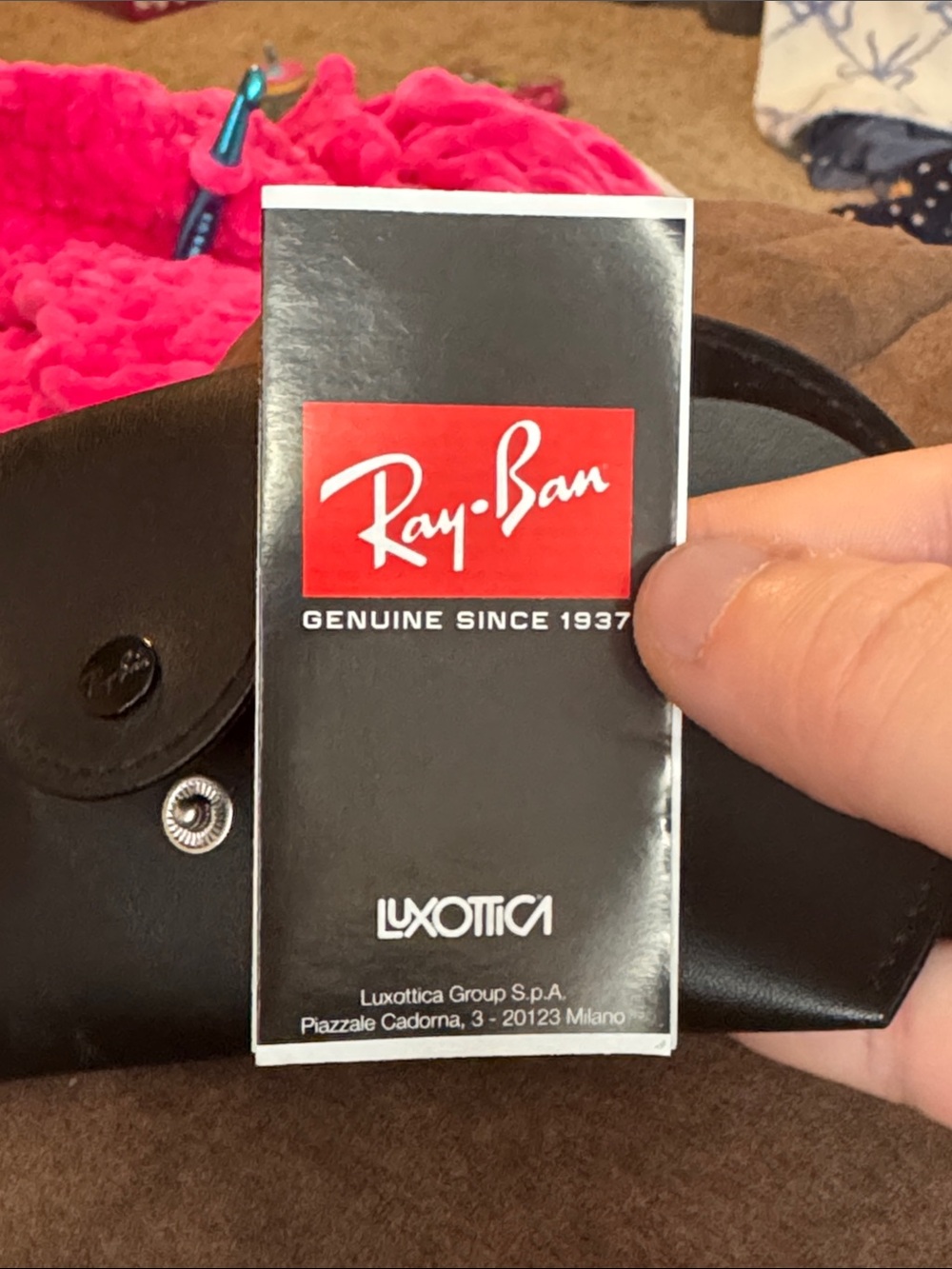 🚀 Ray-Ban Black Leather Sunglasses Case with Gold Logo - Picture 7 of 9